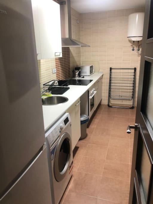 Apartamento Mirabosque - Plaza Garaje Incluida アレーナス・デ・サン・ペドロ エクステリア 写真